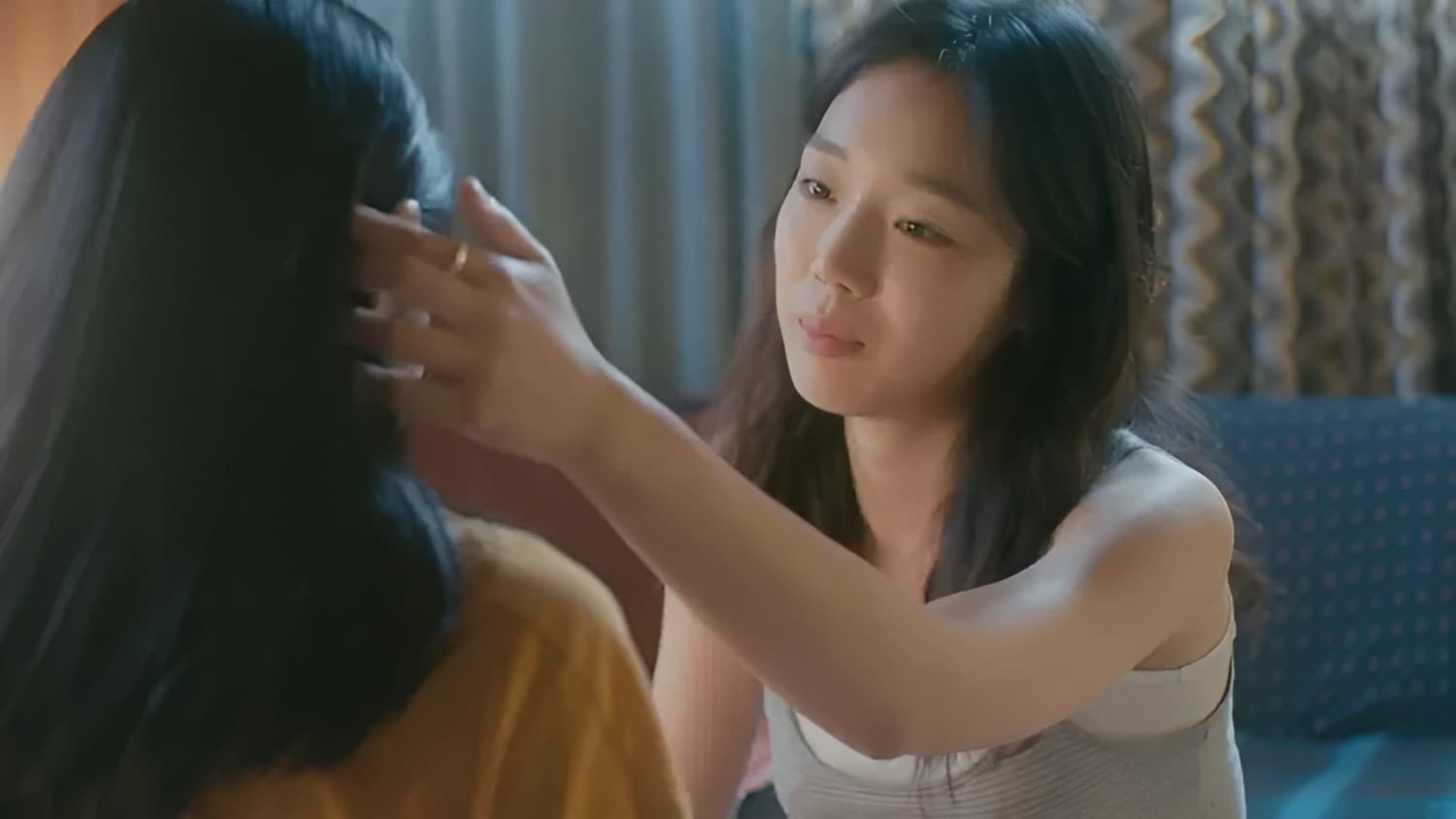 صحنه‌ای از سریال Welcome to the Lesbian Bar