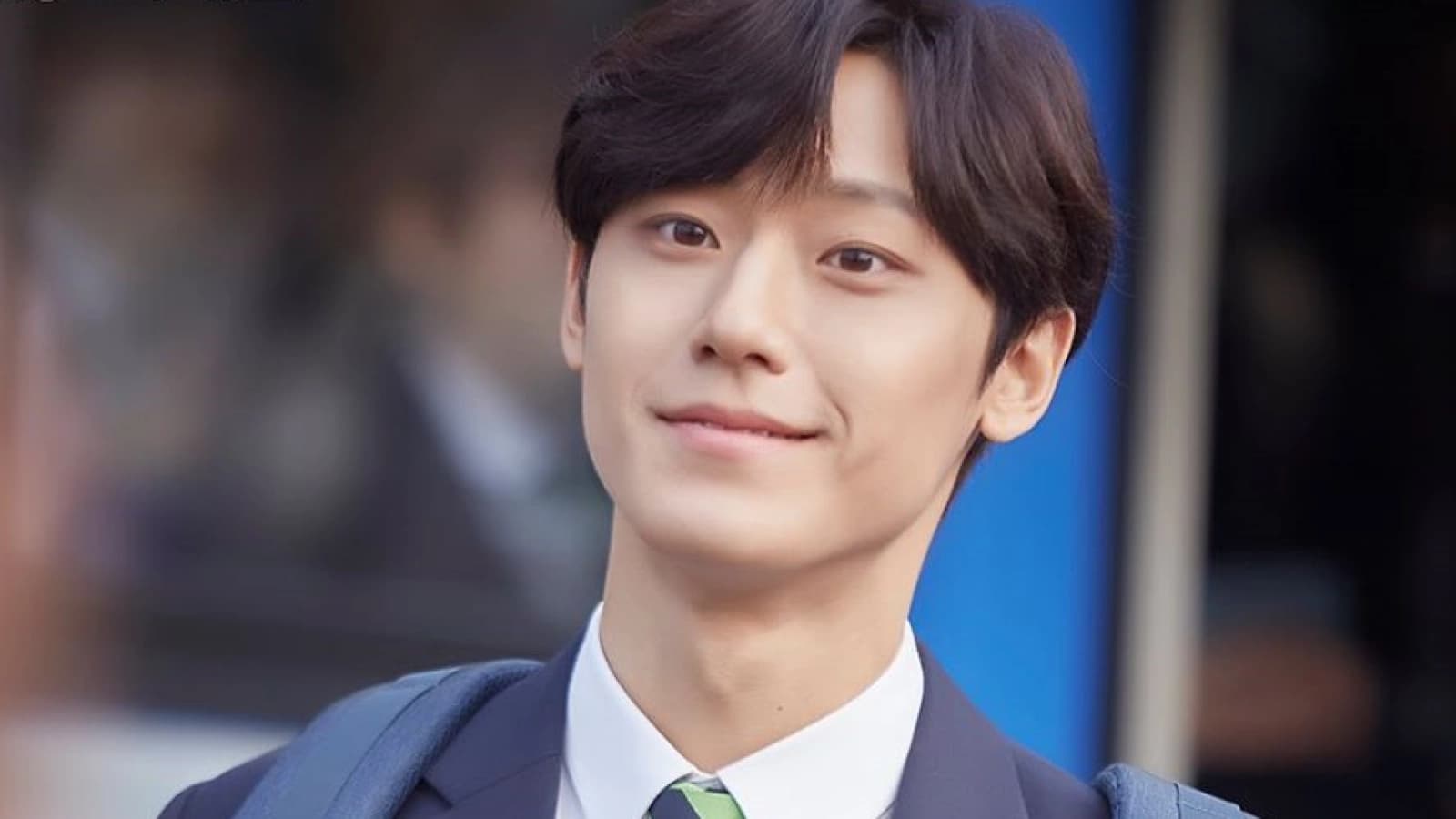 عکس لی دو-هیون در لباس مدرسه در سریال دوباره هجده سالگی