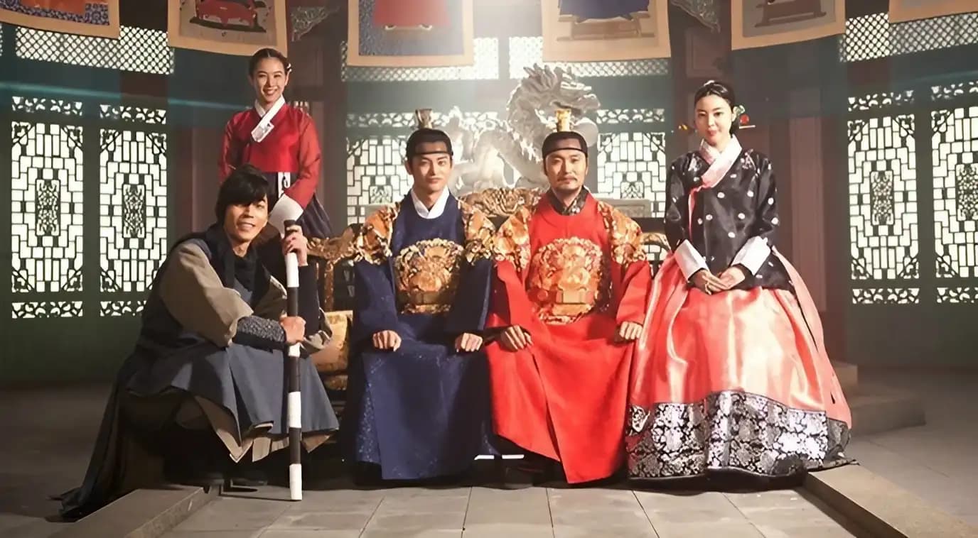 شخصیت های اصلی در قصرکنار تخت پادشاهی