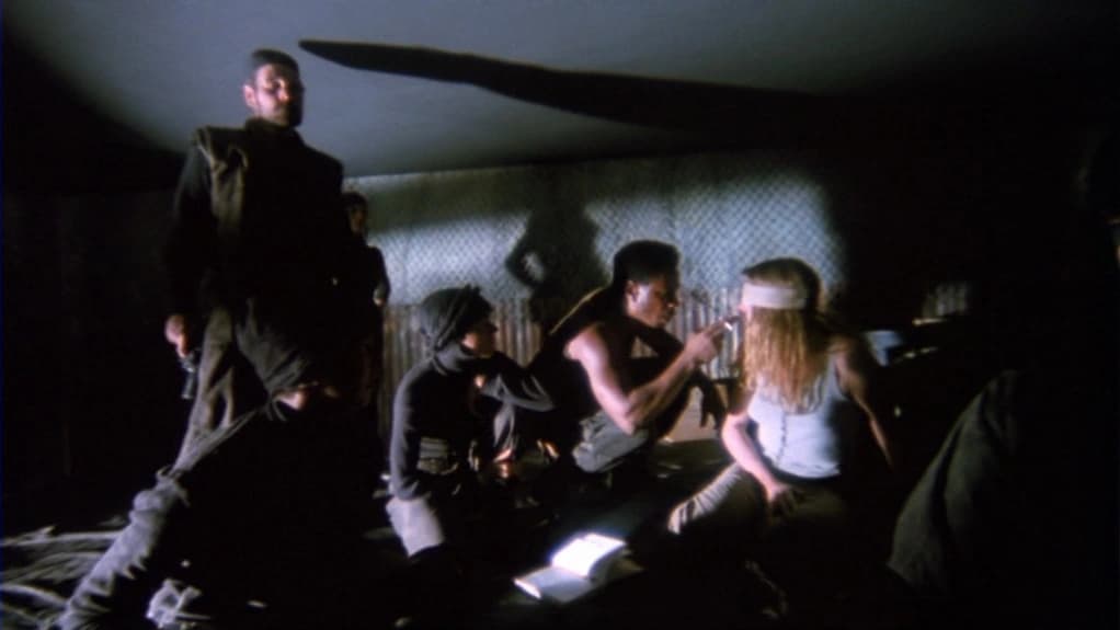 نمایی از فیلم پتی هرست که برگرفته از یک داستان واقعی‌ست