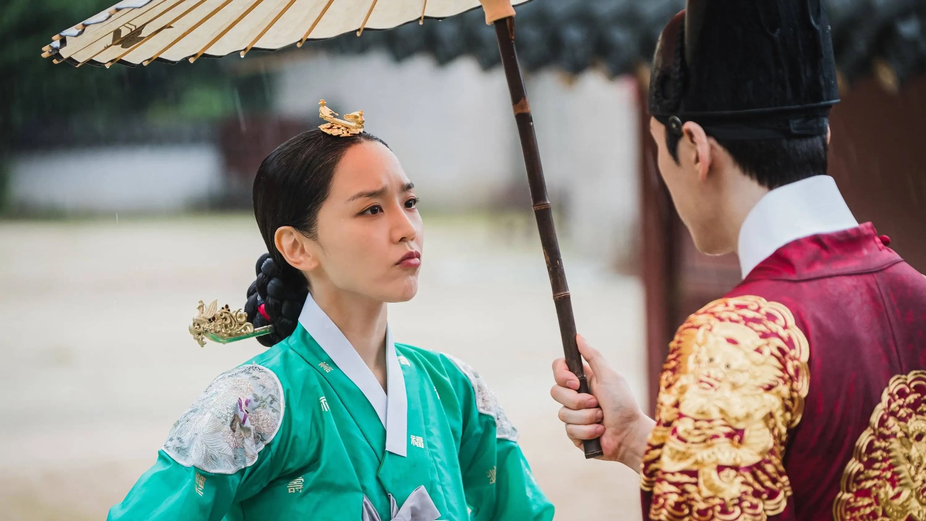 شین هه-سون در لباس ملکه در سریال آقای ملکه