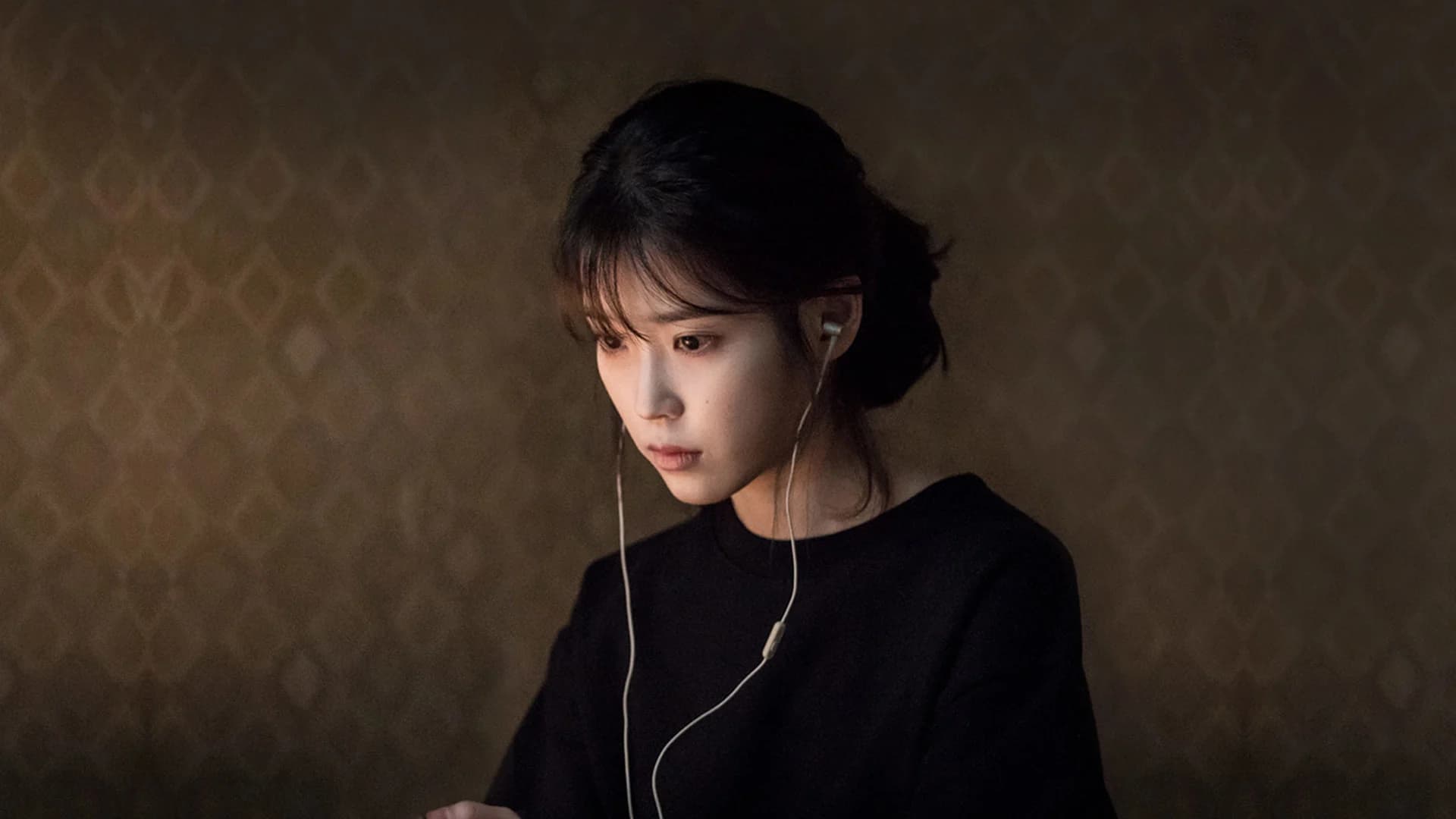 صحنه آرام و دردناک شخصیت اصلی سریال My Mister