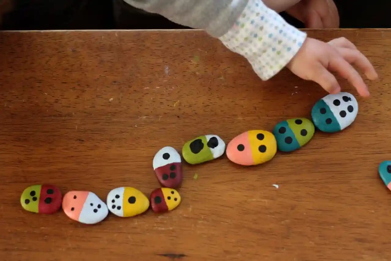تصویری از آموزش بازی دومینوی سنگی (Stone Dominoes)
