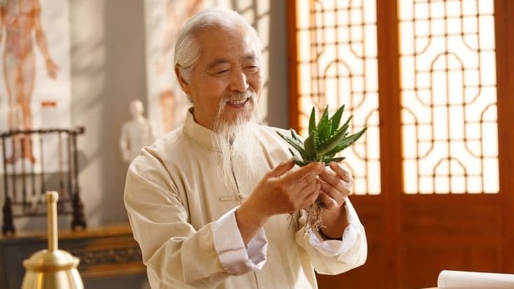 پزشکان و ابزارهای سنتی قبل از پیشرفتهای پزشکی