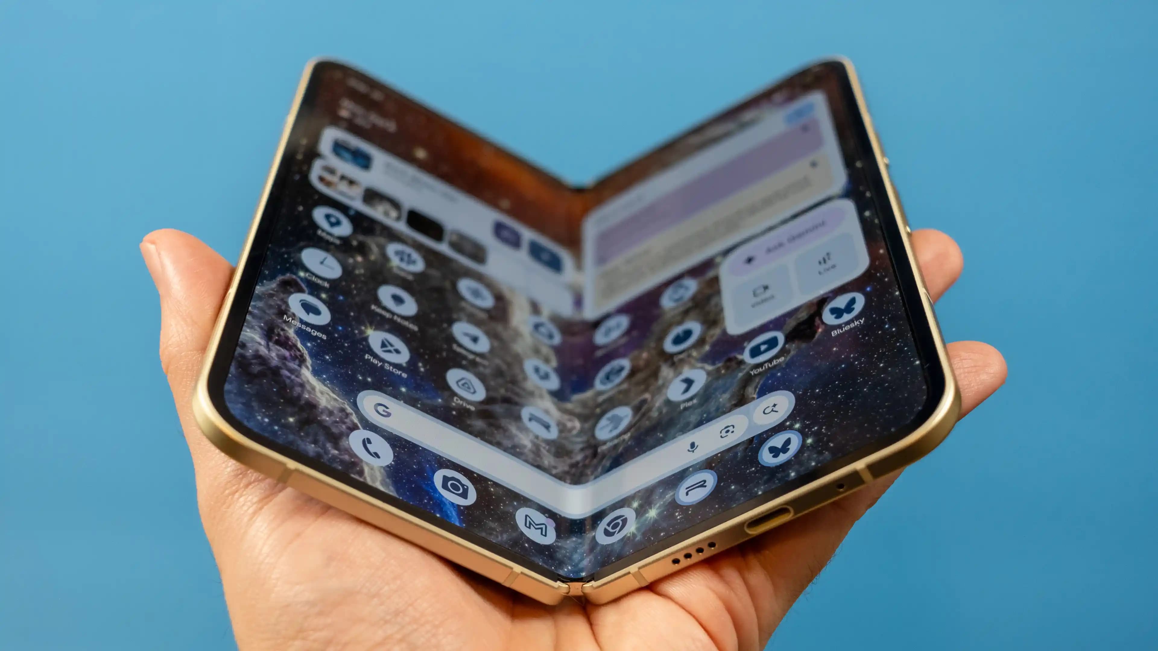تصویری از گوشی تاشو Pixel 10 Pro Fold