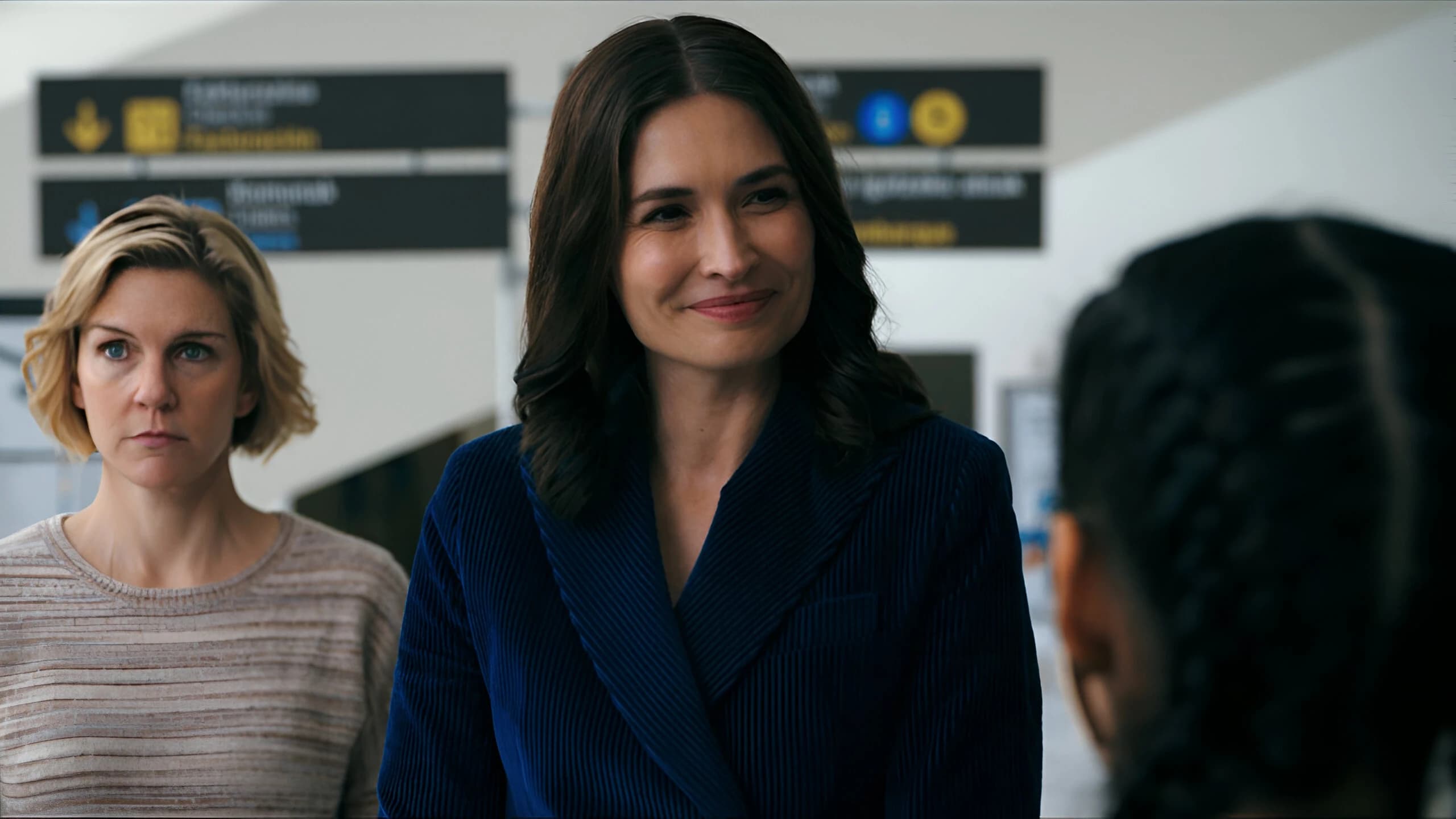 کارولینا ویدرا از هنرپیشه های Pluribus