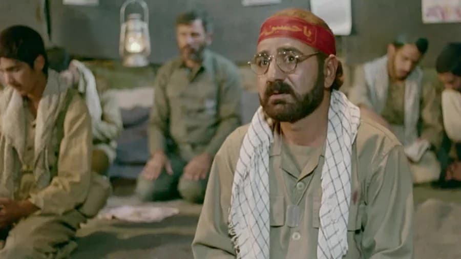 پرویز پرستویی در فیلم جنگی کمدی لیلی با من است